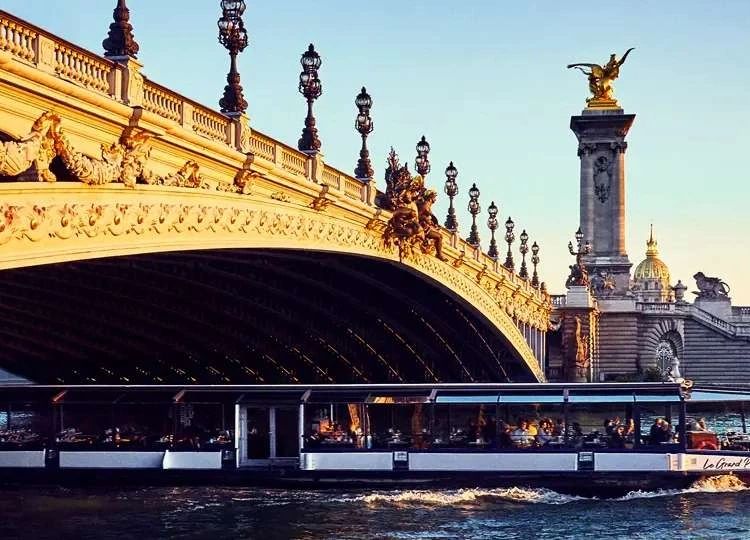 Paris Seine Cruise op de Seine in Parijs Port de Solférino Musée d'Orsay