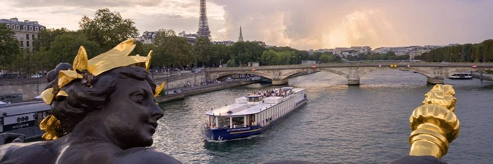 Capitaine Fracassse Jantares cruzeiros no Sena em Paris e Brunch
