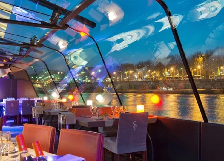 Bateaux Parisiens crociere sulla Senna a Parigi con partenza dalla Torre Eiffel