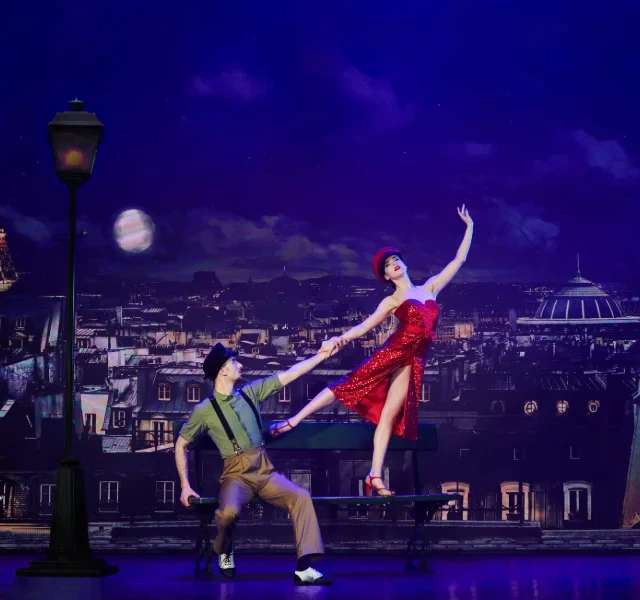 Paradis Latin Show & Glas Champagner, photo 1