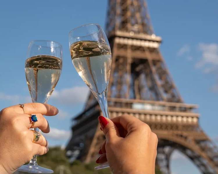 Croisière Dégustation de Champagne sur la Seine, photo 2