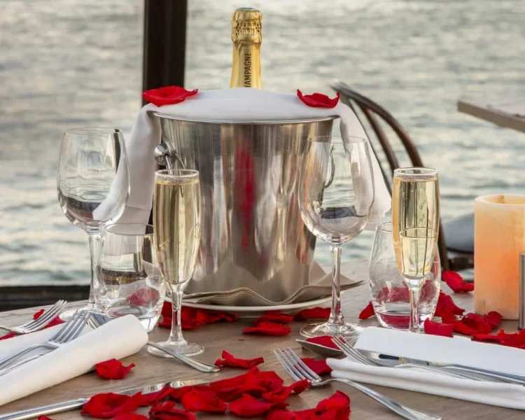 Romantisches Abendessen auf der Seine, photo 2